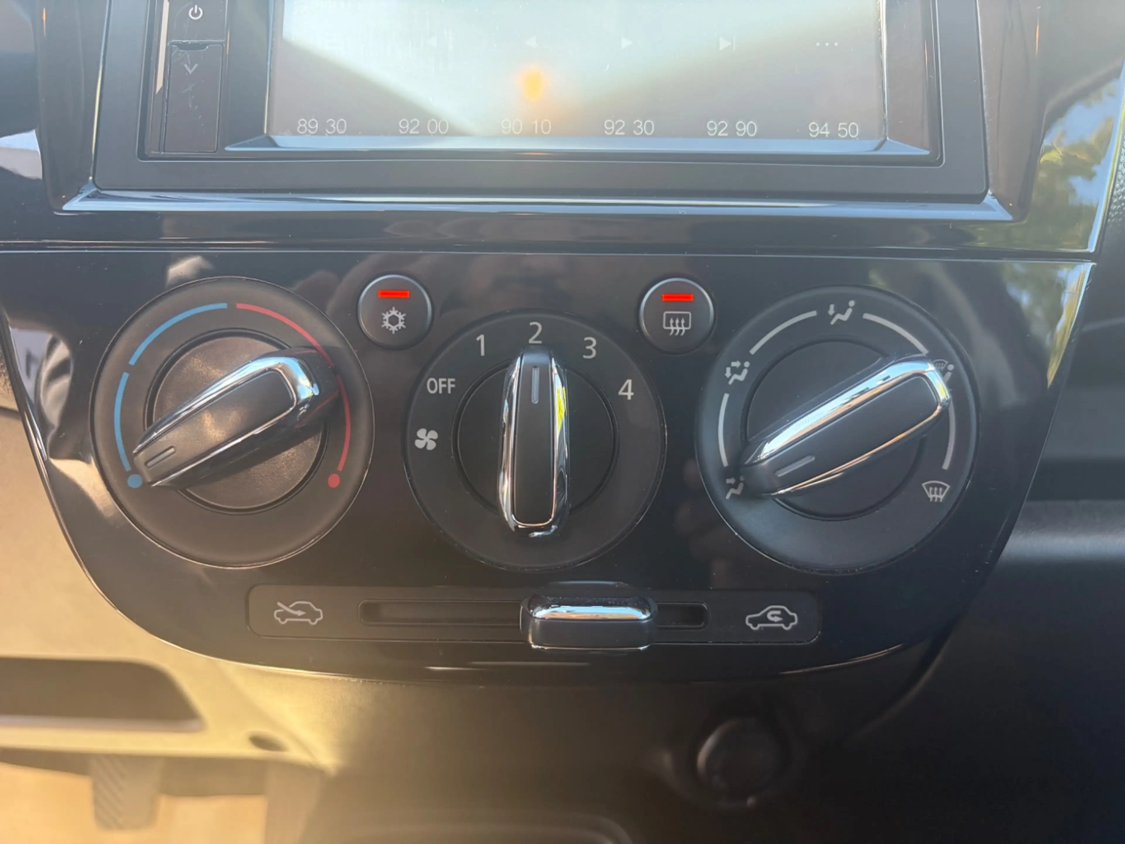 Mitsubishi Space Star 1.2 Select *KLIMAANLAGE*DAB*BLUETOOTH* — photo 14