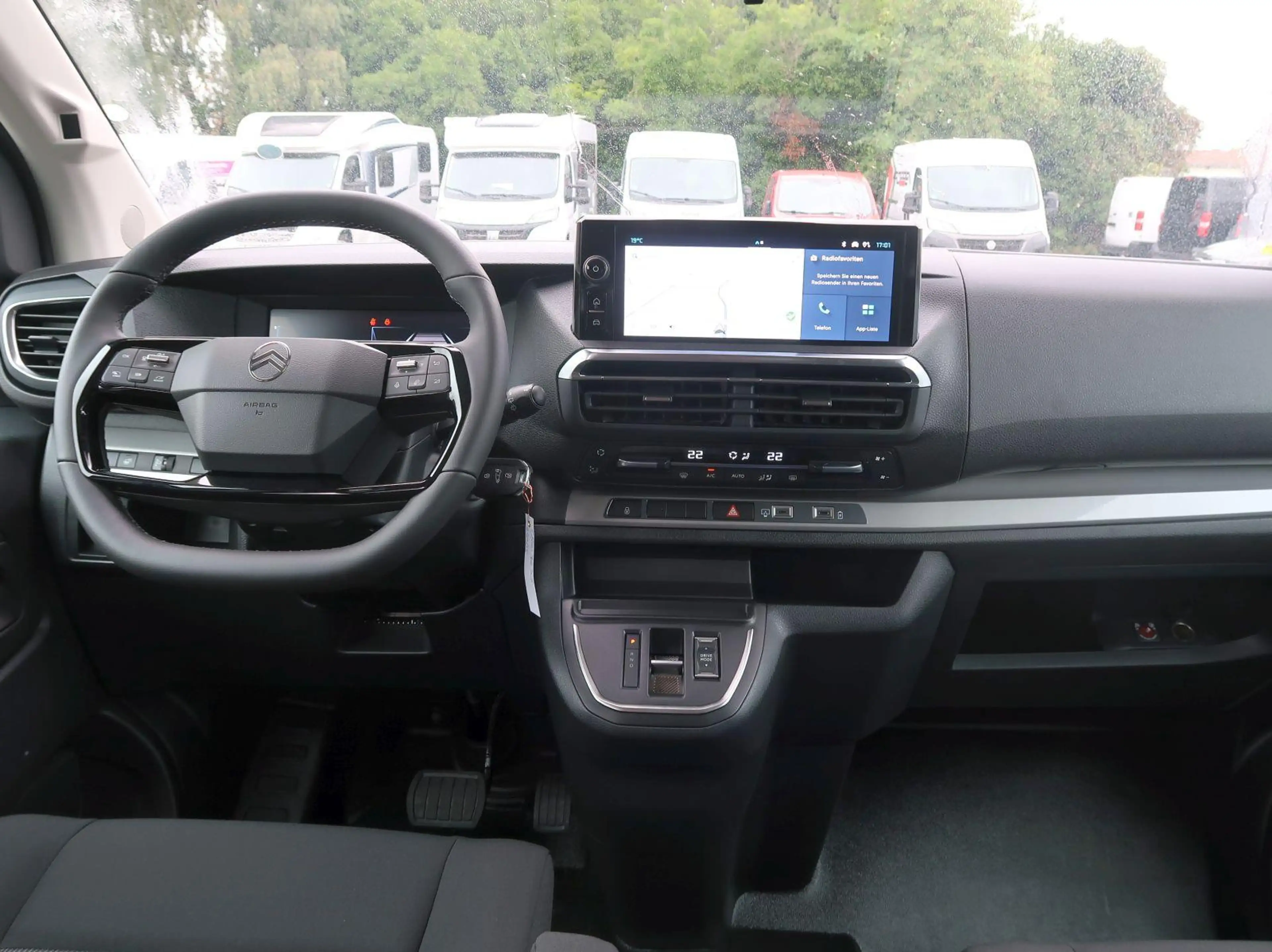 Citroen Spacetourer Plus 180PS,AHK,8 Sitzer,Navi,Carplay — photo 3