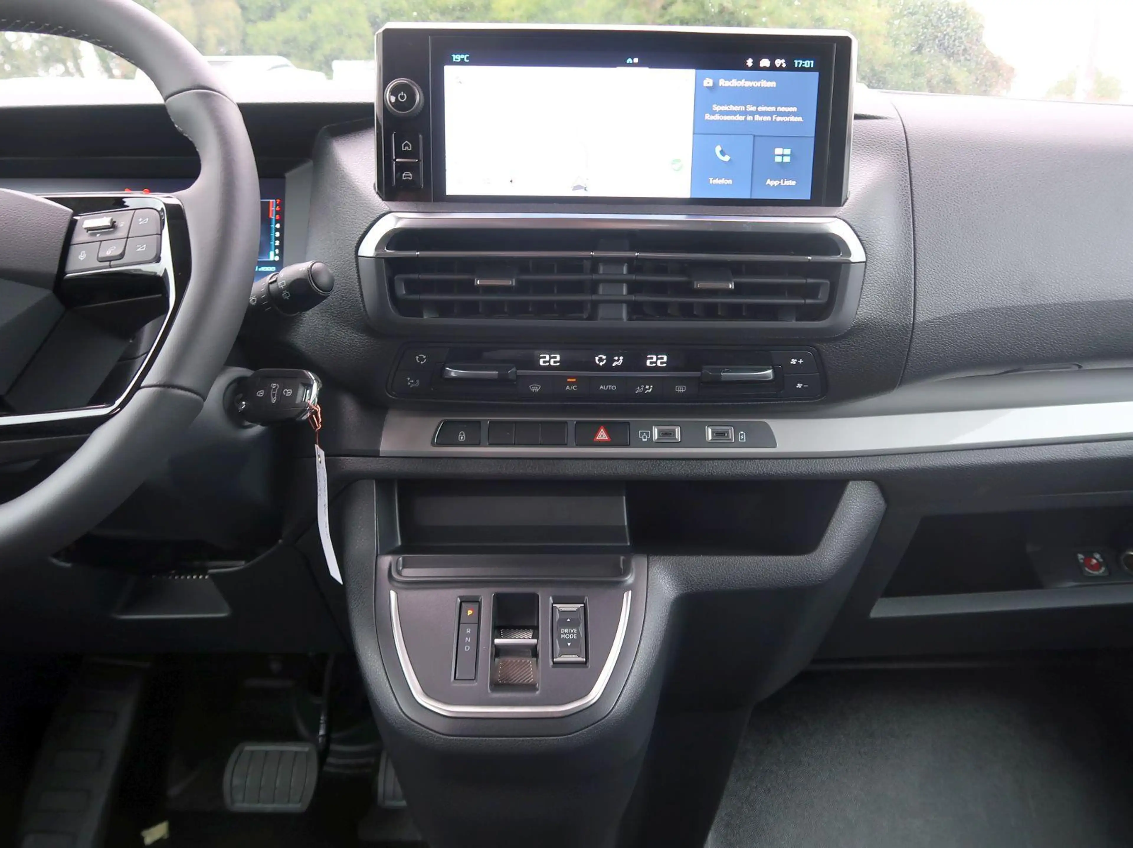 Citroen Spacetourer Plus 180PS,AHK,8 Sitzer,Navi,Carplay — photo 4