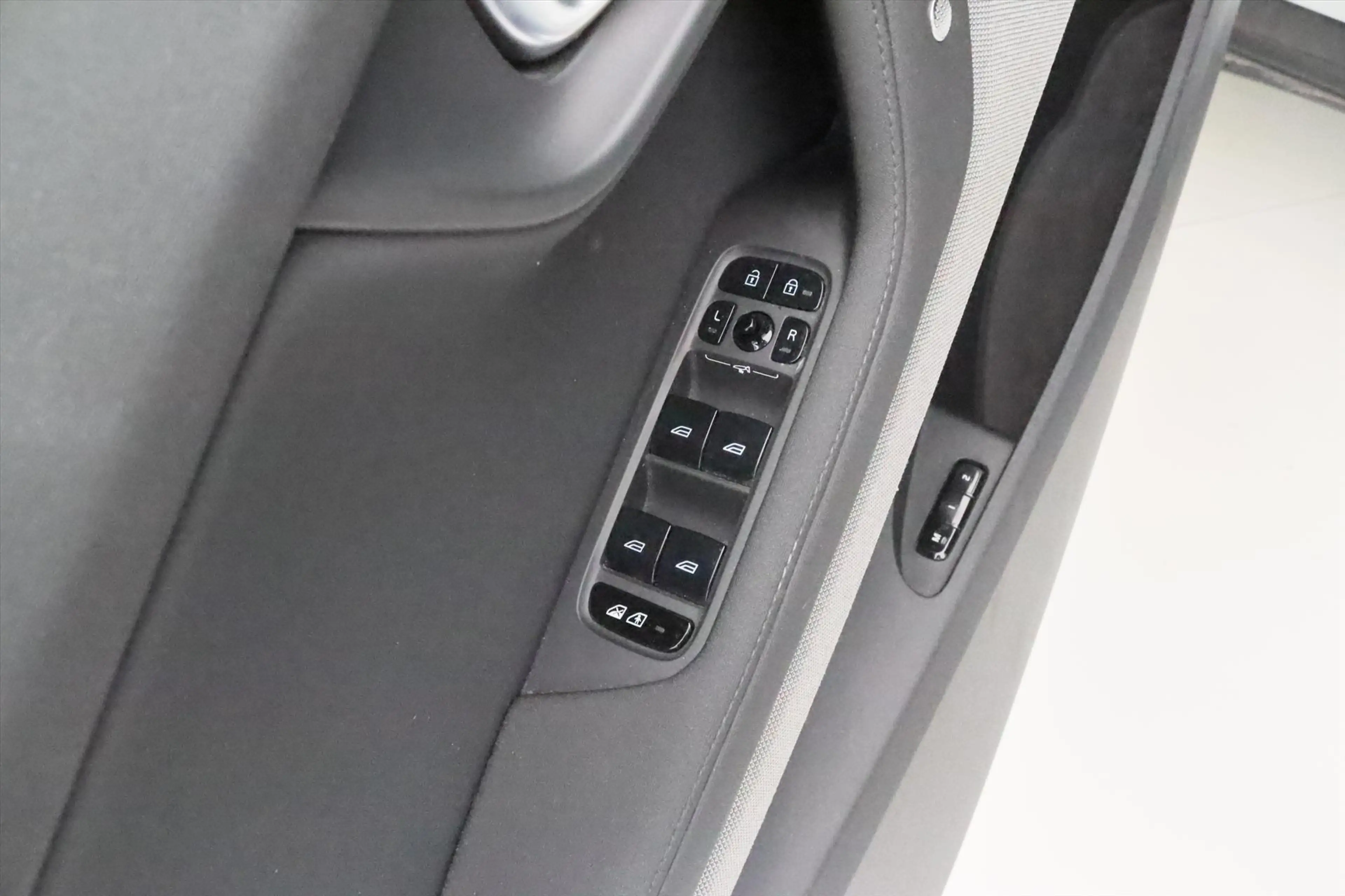 Polestar 2 Long Range Dual Motor 408pk [ PILOT PLUS+PANO+STOE — photo 25