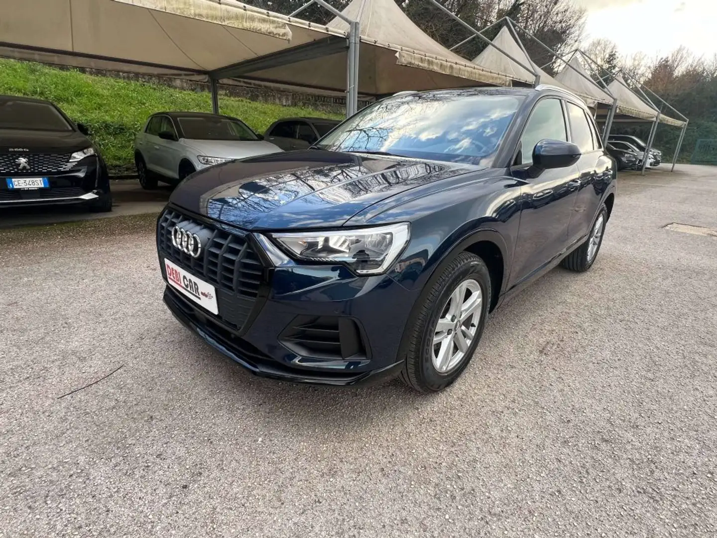 Audi Q3 S-TRONIC Blauw - 2
