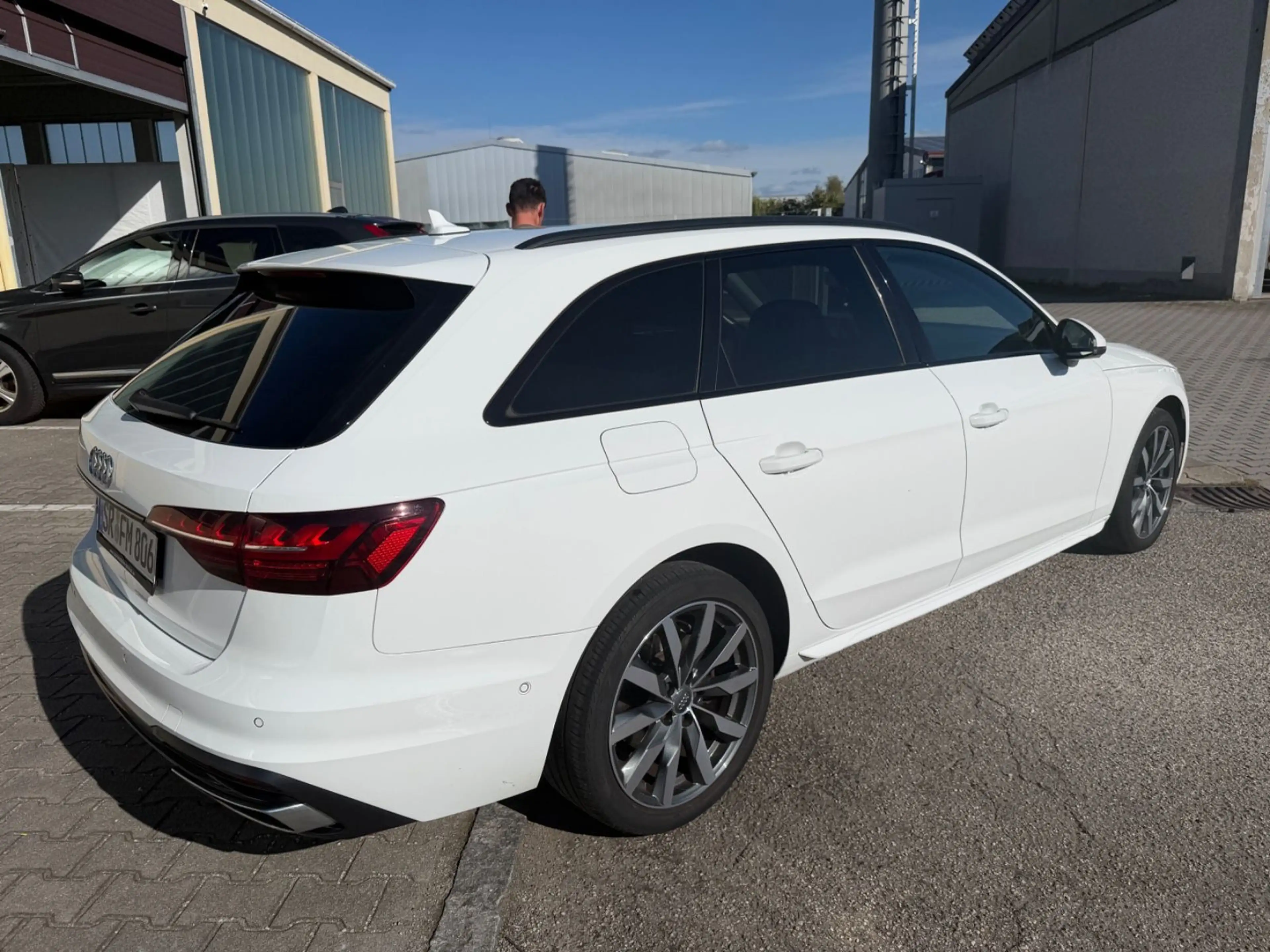 Audi A4 Avant 35 TDI advanced°Aut.°AHK°LED°NAVI° — photo 9