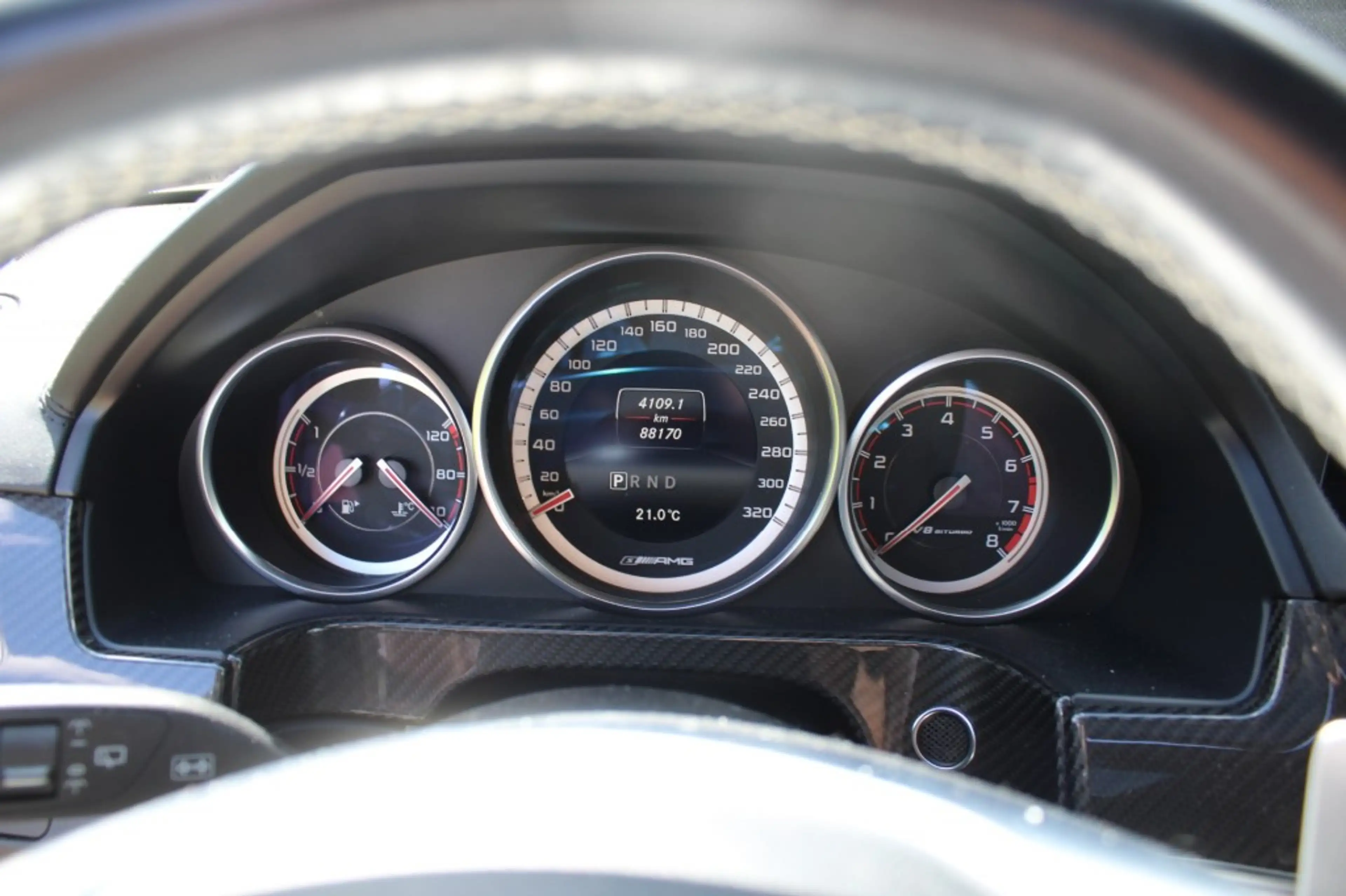 Mercedes-Benz E 63 AMG - — photo 9
