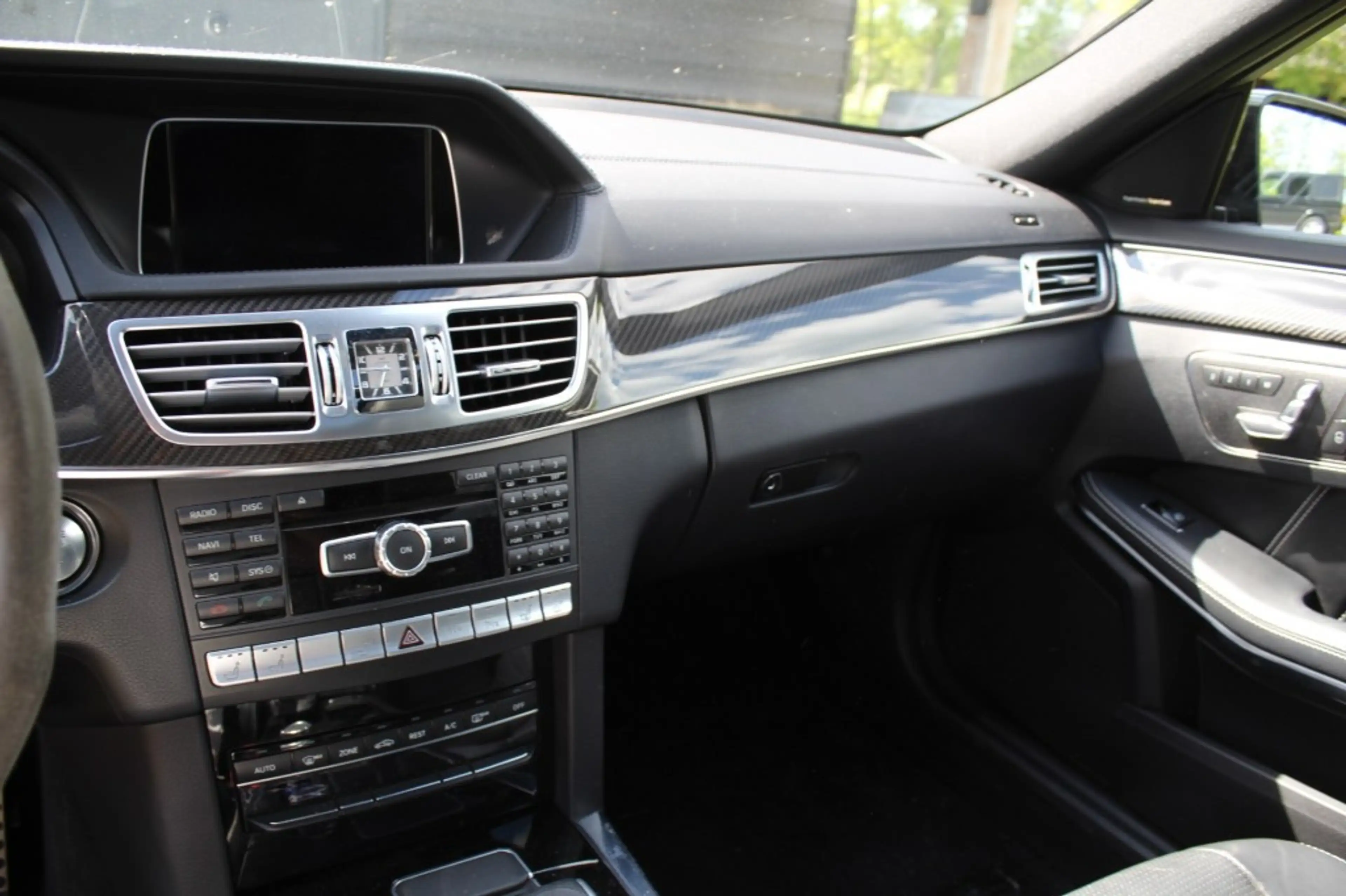 Mercedes-Benz E 63 AMG - — photo 10