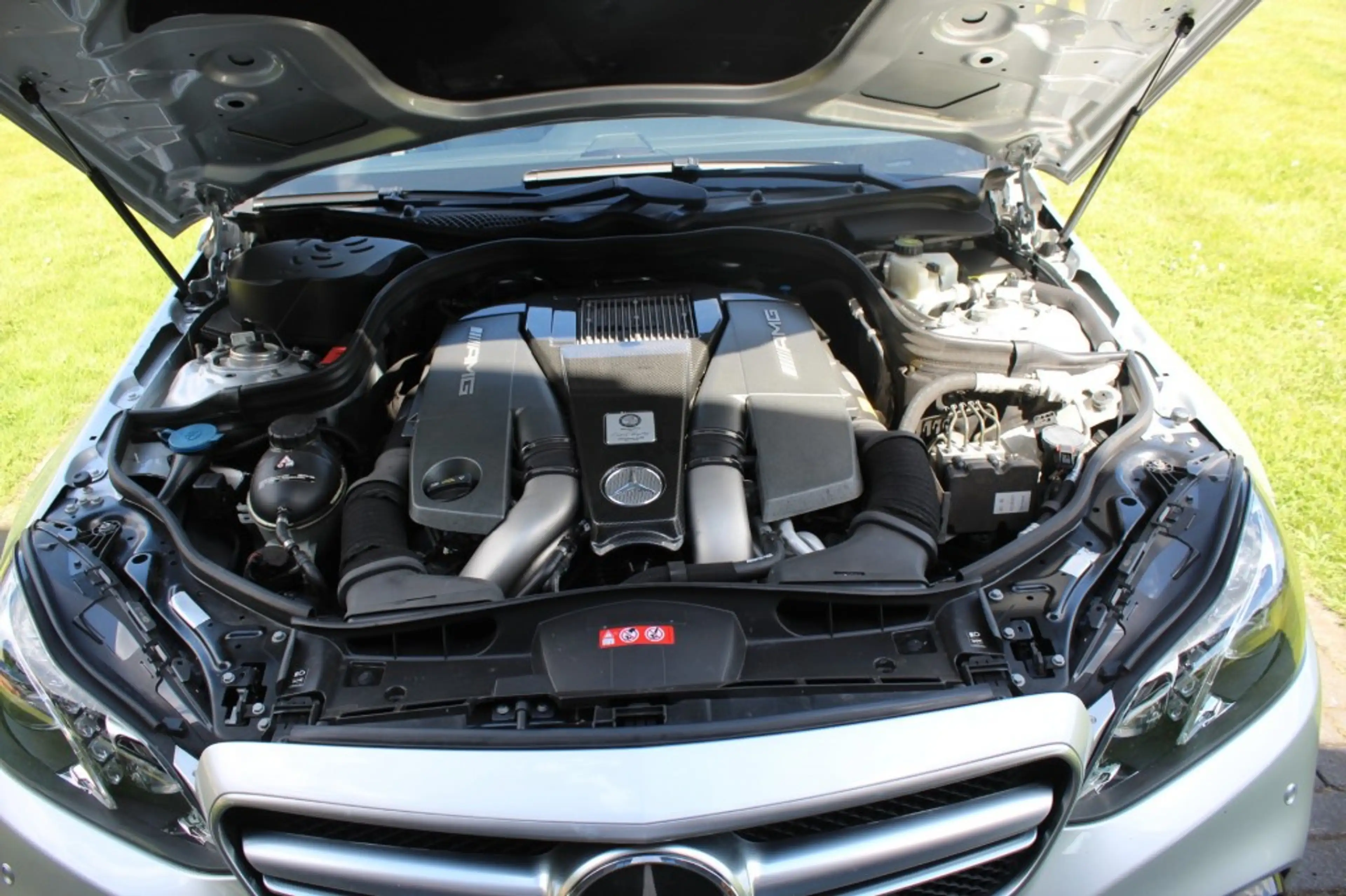 Mercedes-Benz E 63 AMG - — photo 12