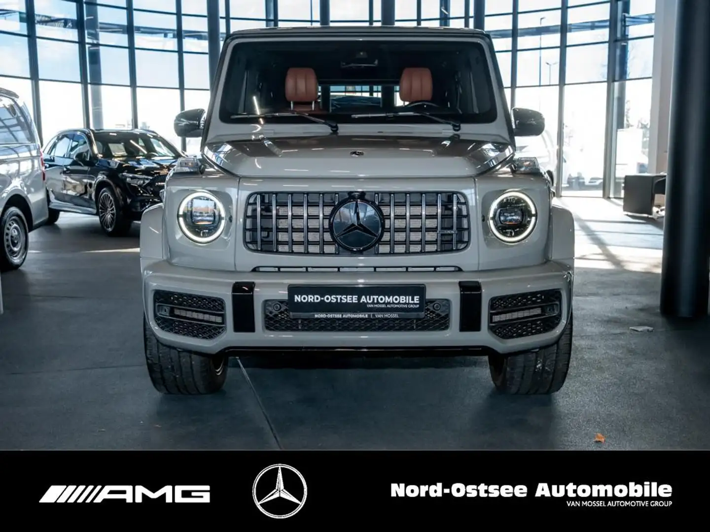 Mercedes-Benz G 63 AMG NIGHT COMAND BUR STDHZG 360° AHK Grau - 2