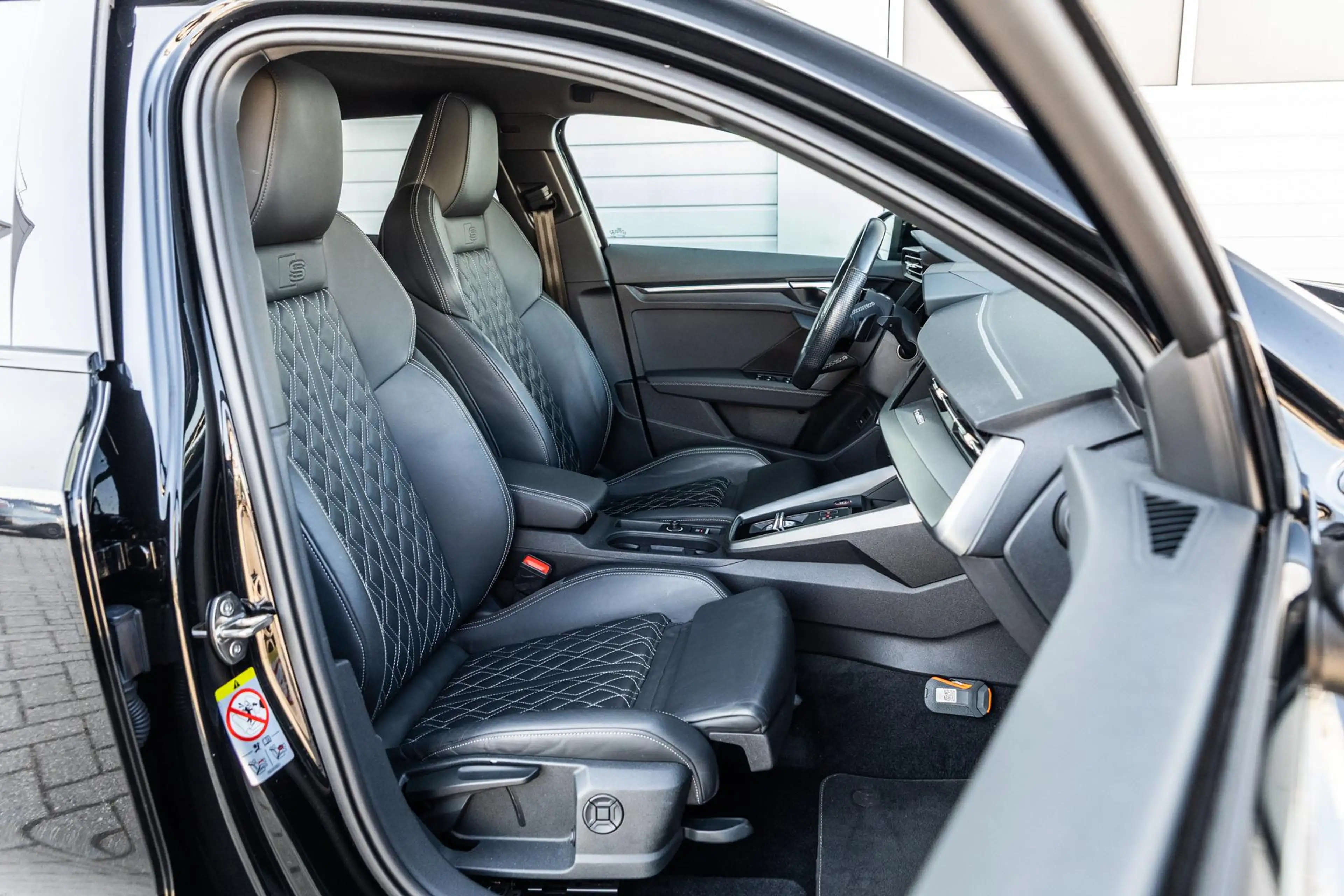 Audi A3 Sportback 2.0 TFSI 310pk S3 quattro | Panoramadak — photo 15