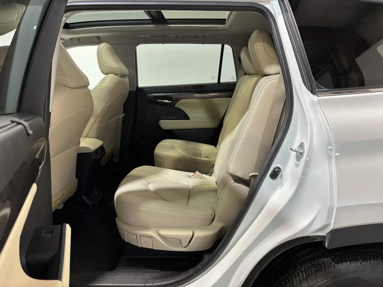 Toyota Highlander photo Toyota Highlander