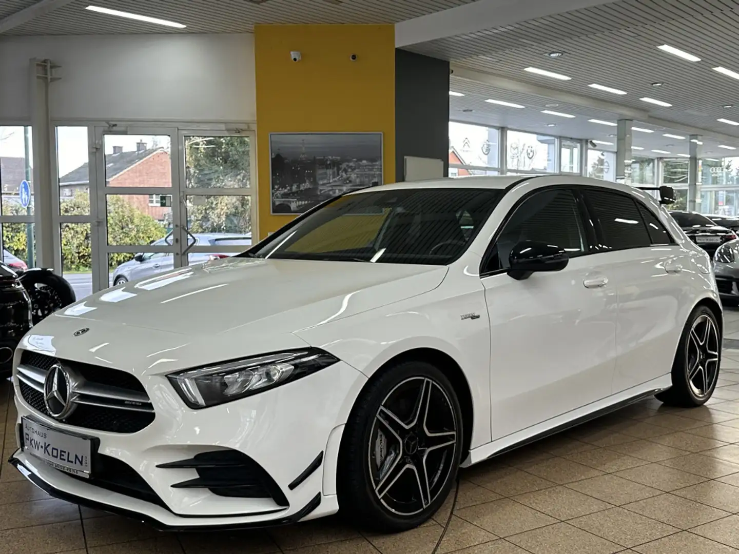 Mercedes-Benz A 35 AMG 4M AERODYNAMiK *NiGHT*LED*KAMERA*SpuR* Weiß - 1