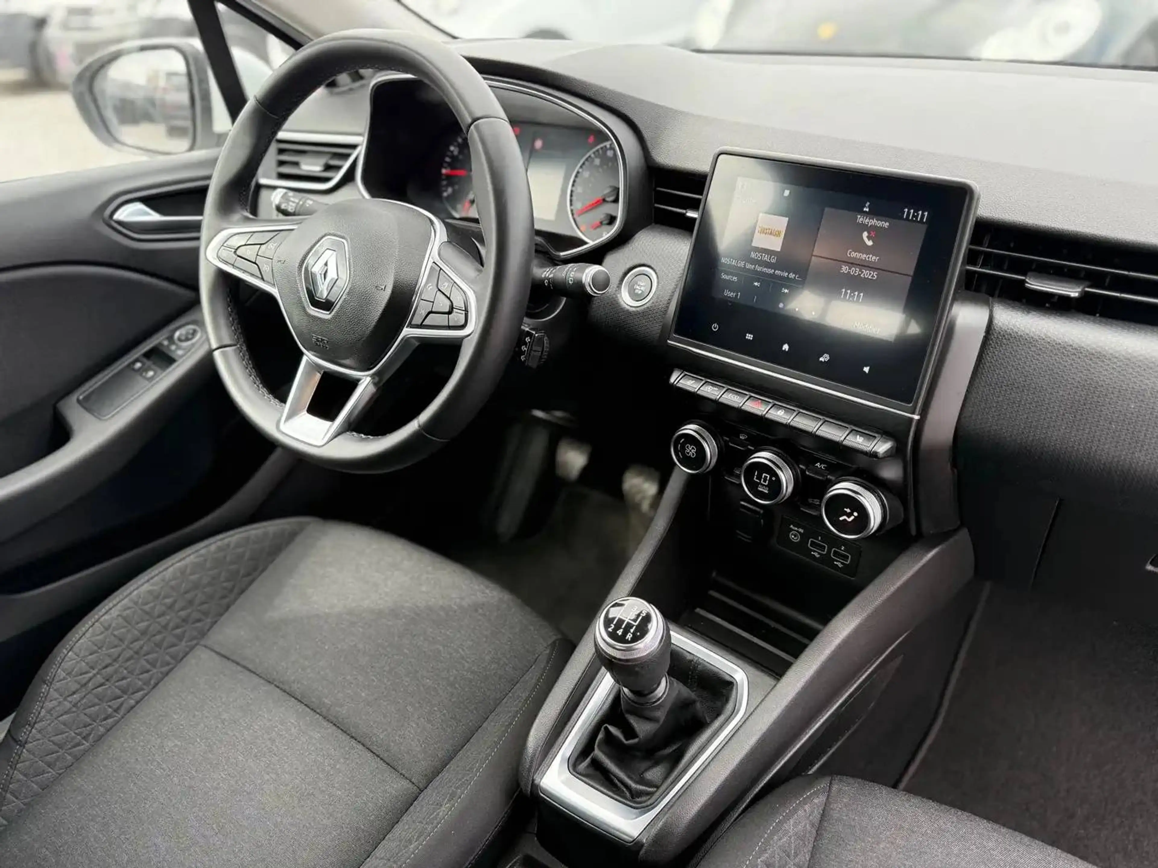 Renault Clio 1.0 TCe 101 ch Zen — photo 5