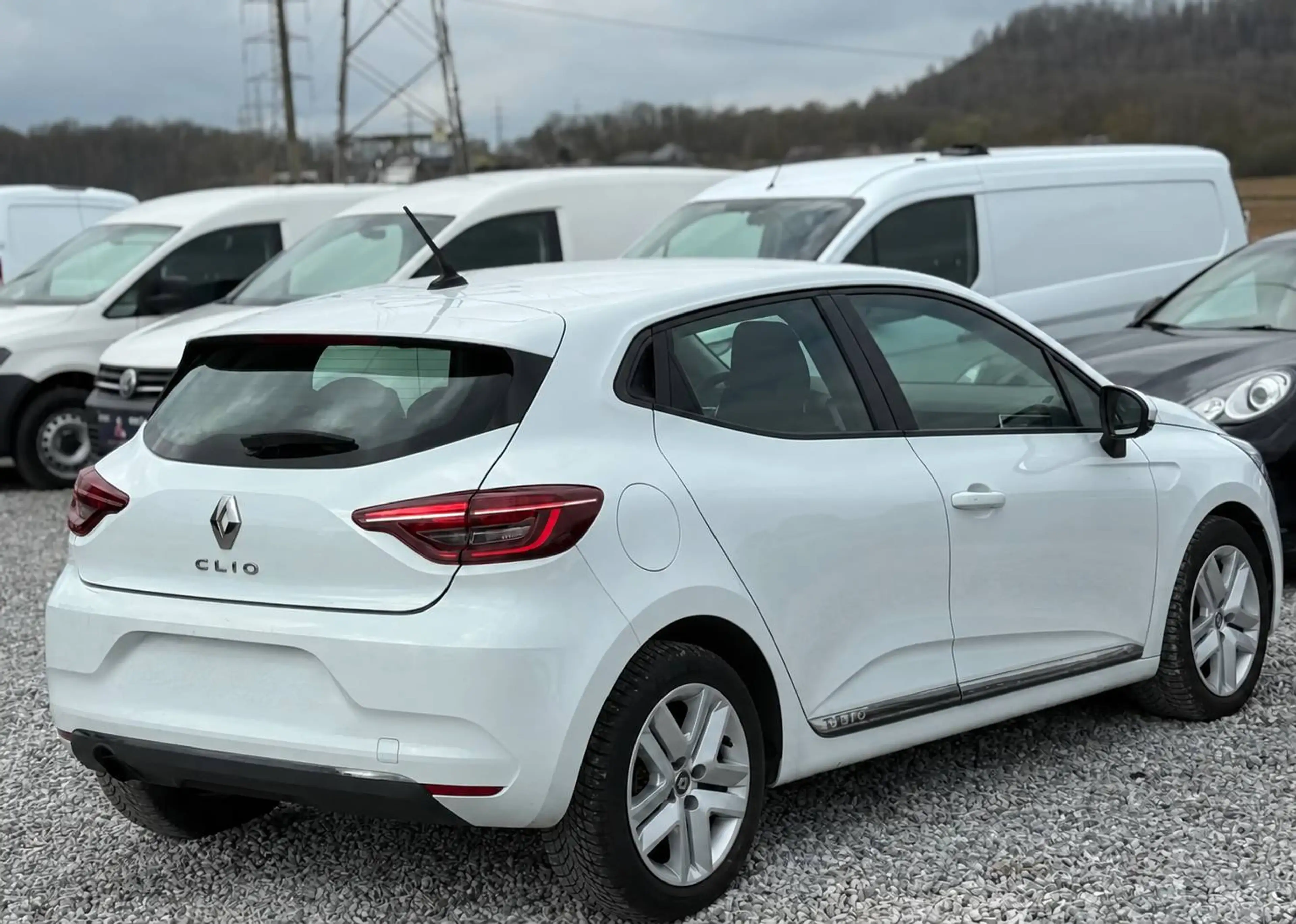 Renault Clio 1.0 TCe 101 ch Zen — photo 3