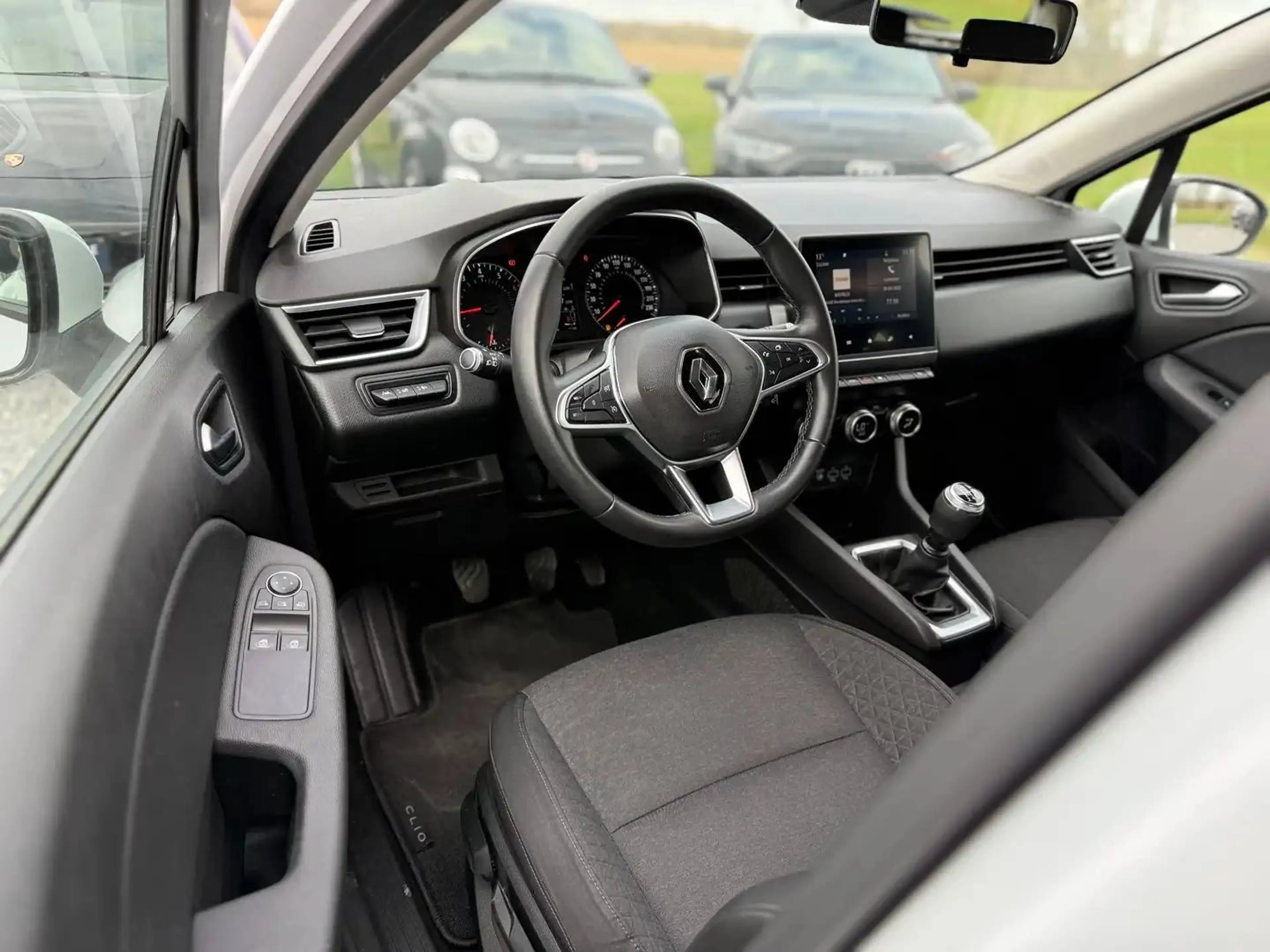 Renault Clio 1.0 TCe 101 ch Zen — photo 7