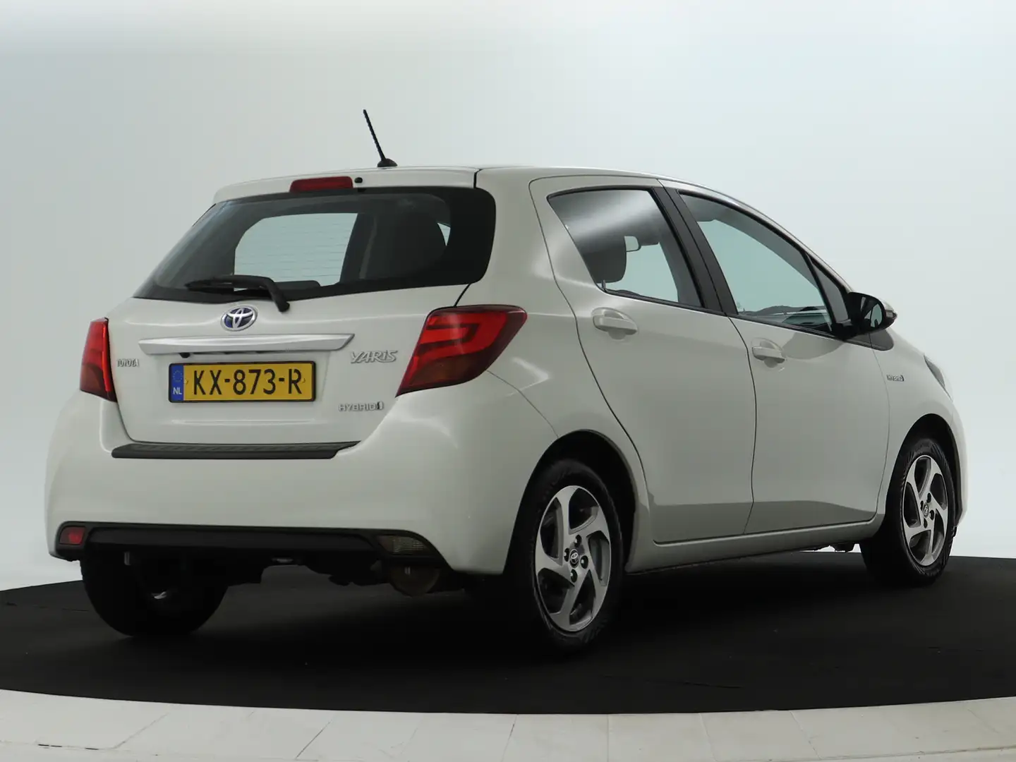 Toyota Yaris 1.5 Hybrid Trend | Dealer Onderhouden | Blanco - 2