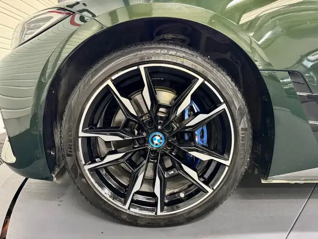 BMW I4 view 30