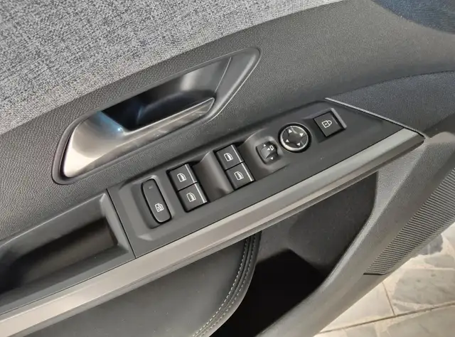 Peugeot 3008 view 10