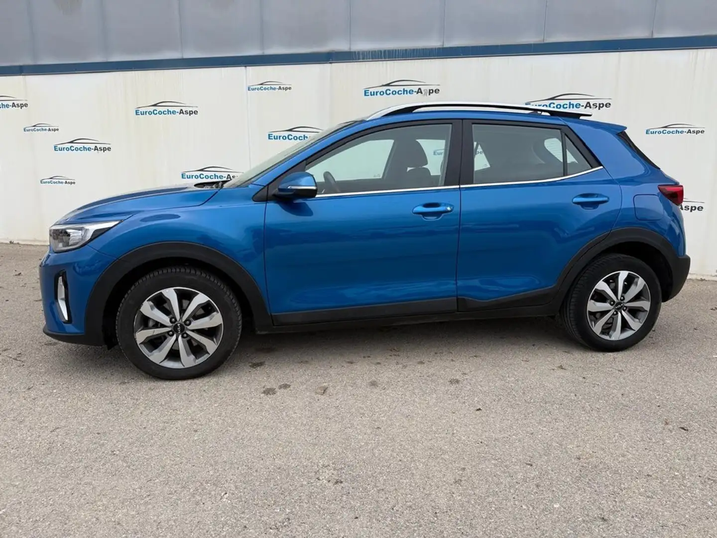 Kia Stonic 1.0 T-GDi 74kW (100CV) MHEV MT Drive Azul - 2