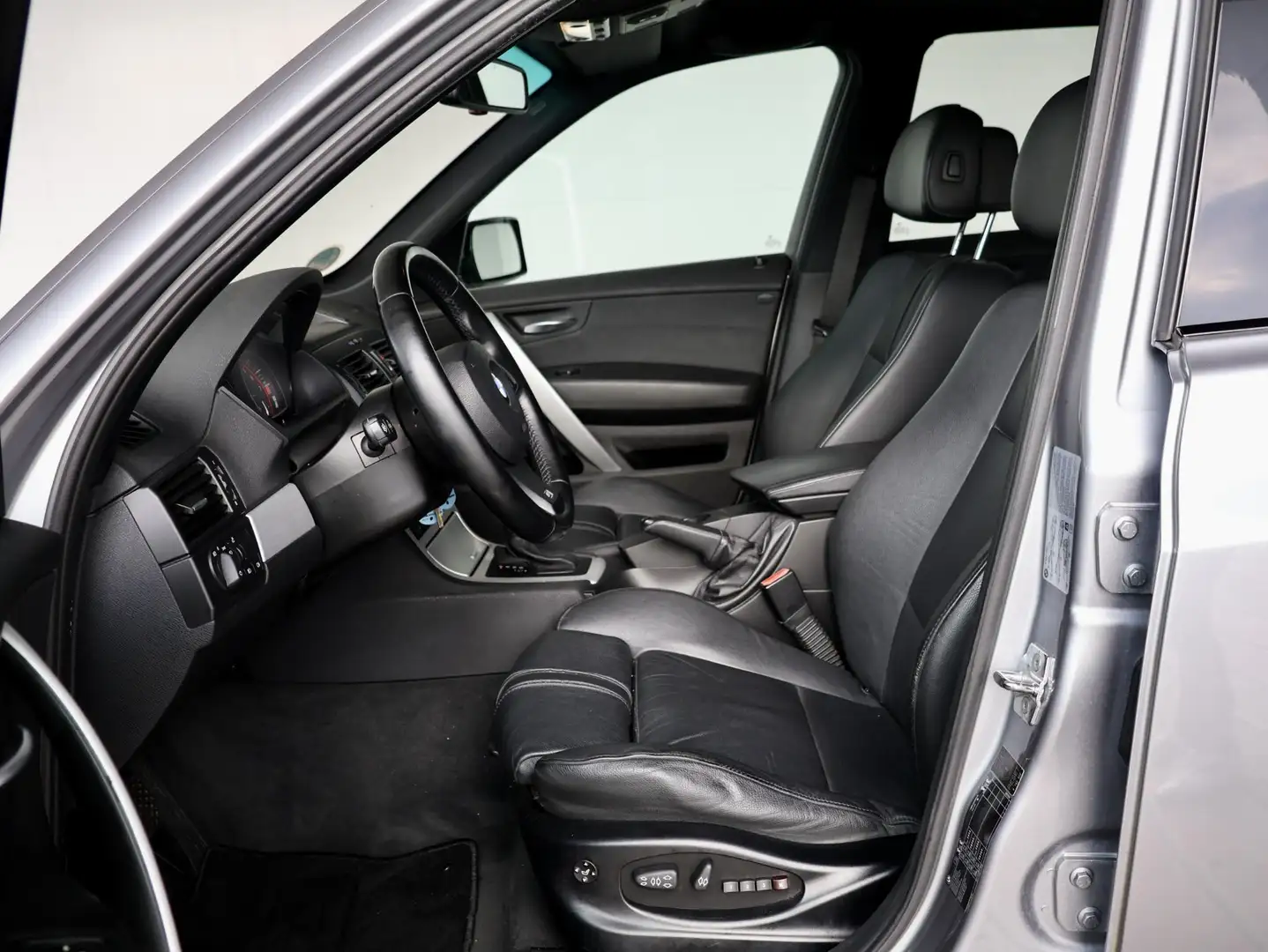 BMW X3 3.0si | Youngtimer | M-pakket | Pano dak | Leer | Grau - 2