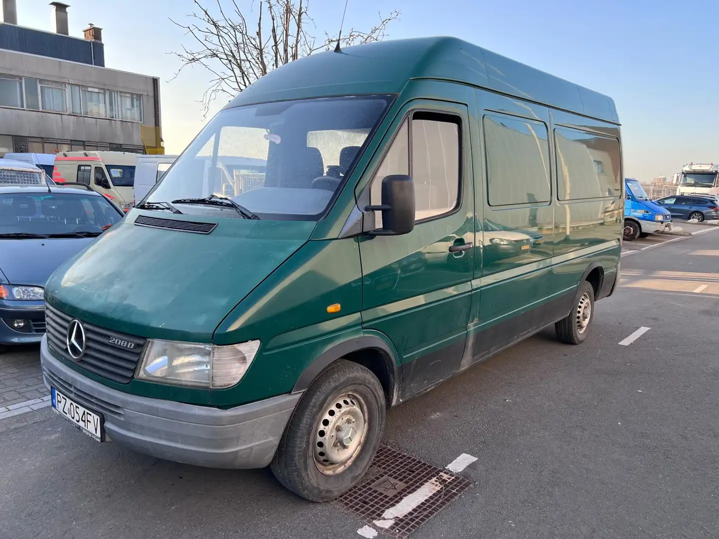 Mercedes-Benz Sprinter 208 D Lang/hoog 1998 +31641468730 Verde - 1