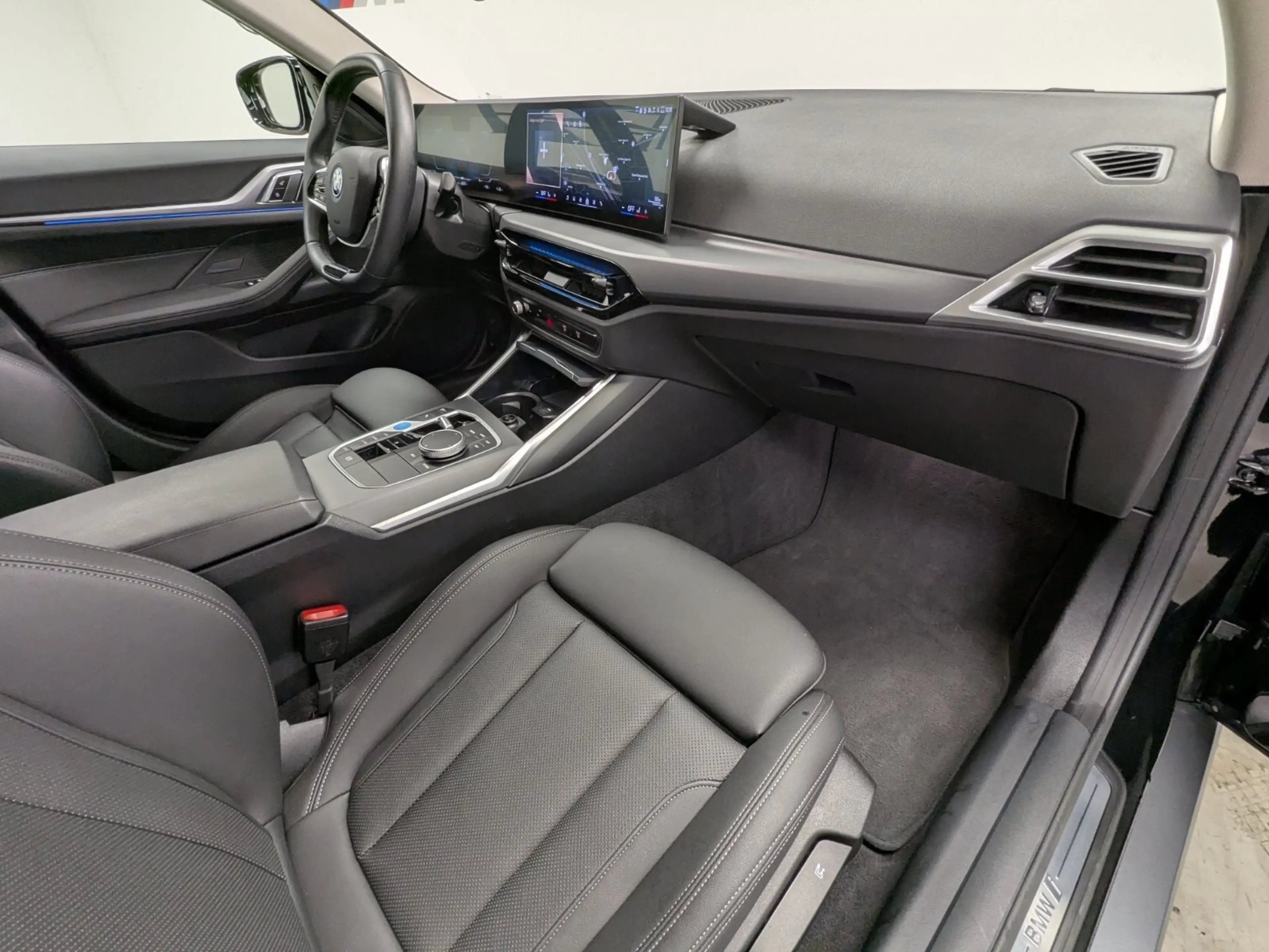 BMW i4 eDrive35 Gran Coupé HiFi PA RFK LED DAB — photo 9