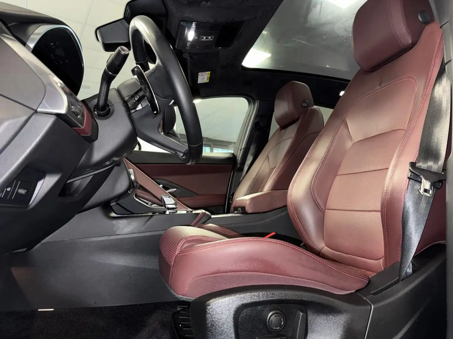 Jaguar E-Pace 2.0D I4 163 CV AWD Auto R-Dynamic HSE / TETTO Gris - 2