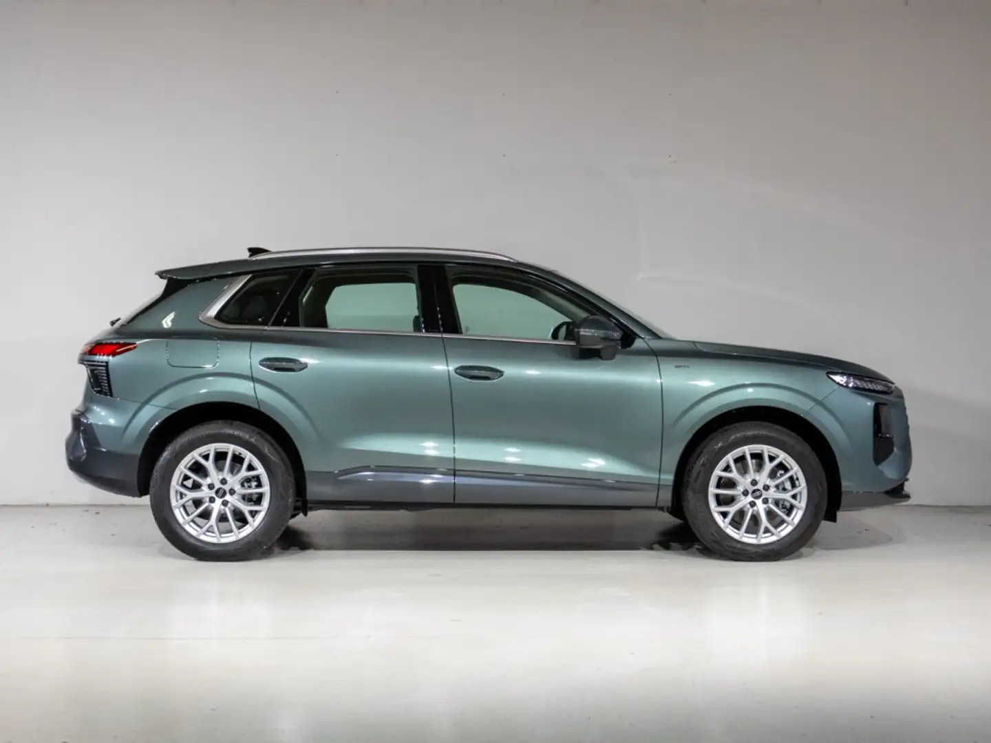 Audi Q3 SUV ADVANCED E-HYBRID 200 KW S TRONIC Verde - 2