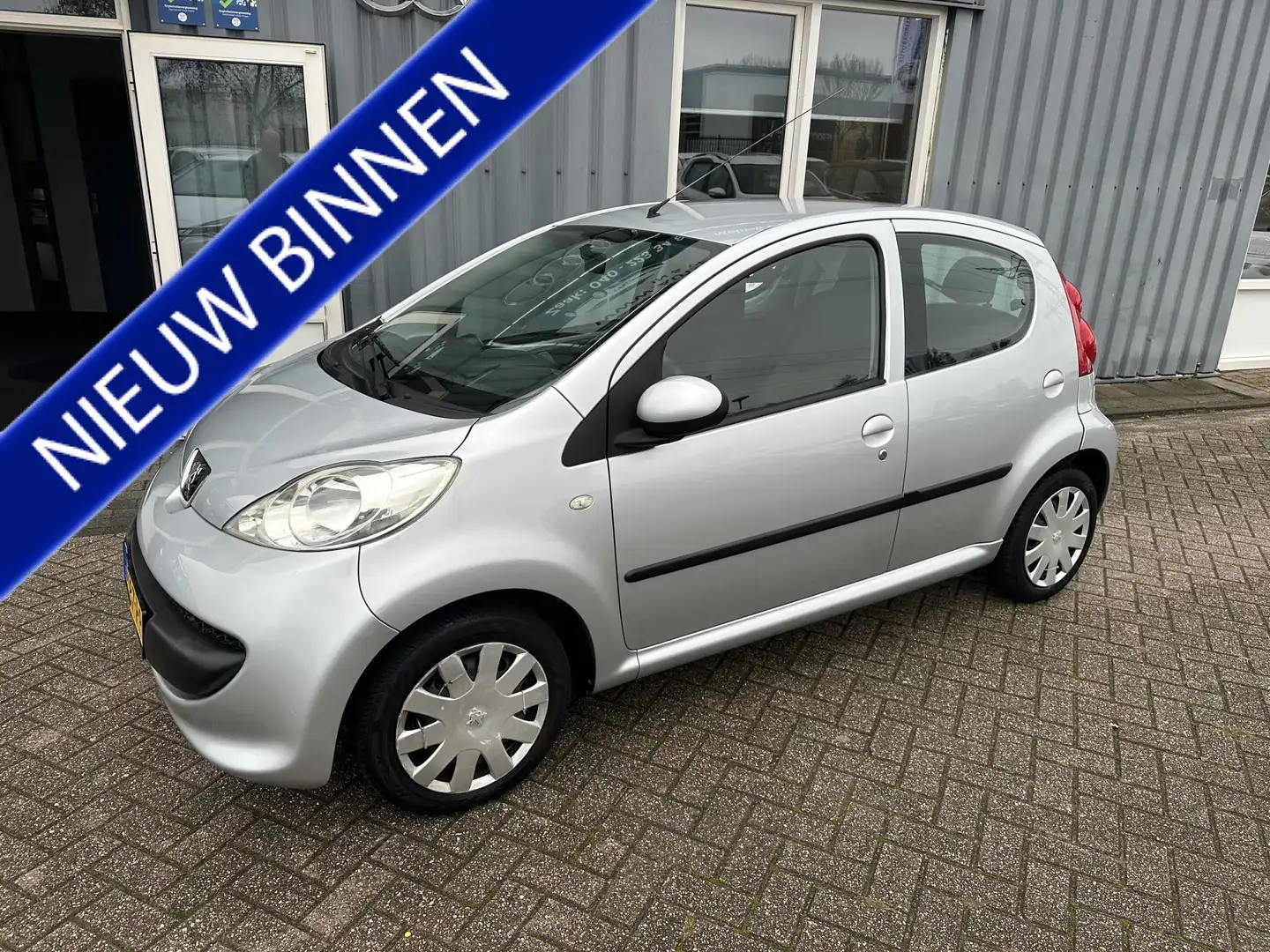 Peugeot 107 1.0-12V XR Grey - 1