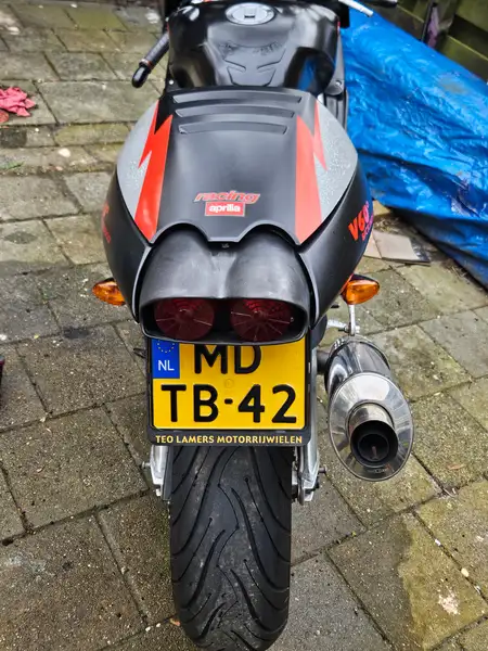 Aprilia RSV Mille - foto 8