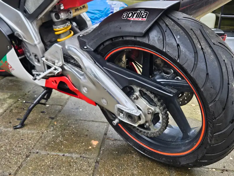 Aprilia RSV Mille - foto 6