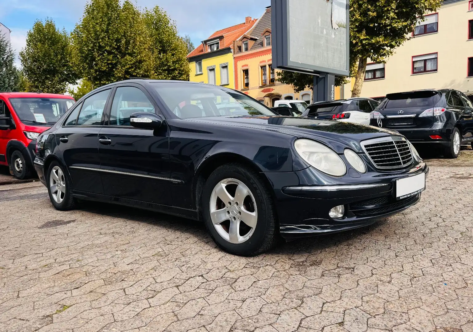 Mercedes-Benz E 220 CDI Avantgarde Limousine Navi Schiebedach Schwarz - 1