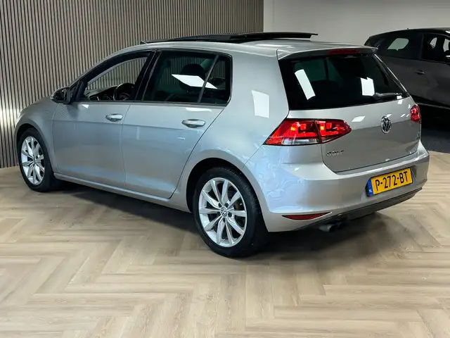 Volkswagen Golf view 12