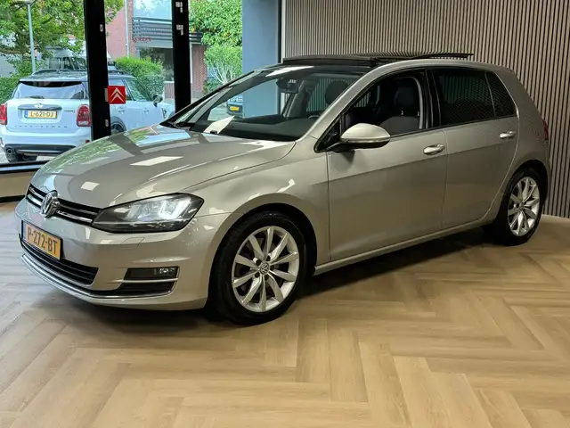 Volkswagen Golf view 8