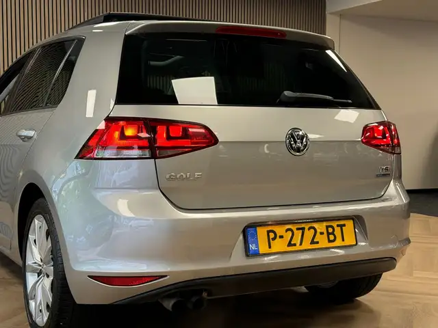 Volkswagen Golf view 10