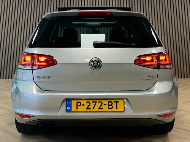 Volkswagen Golf view 9