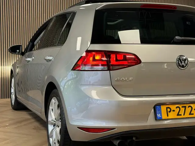 Volkswagen Golf view 11