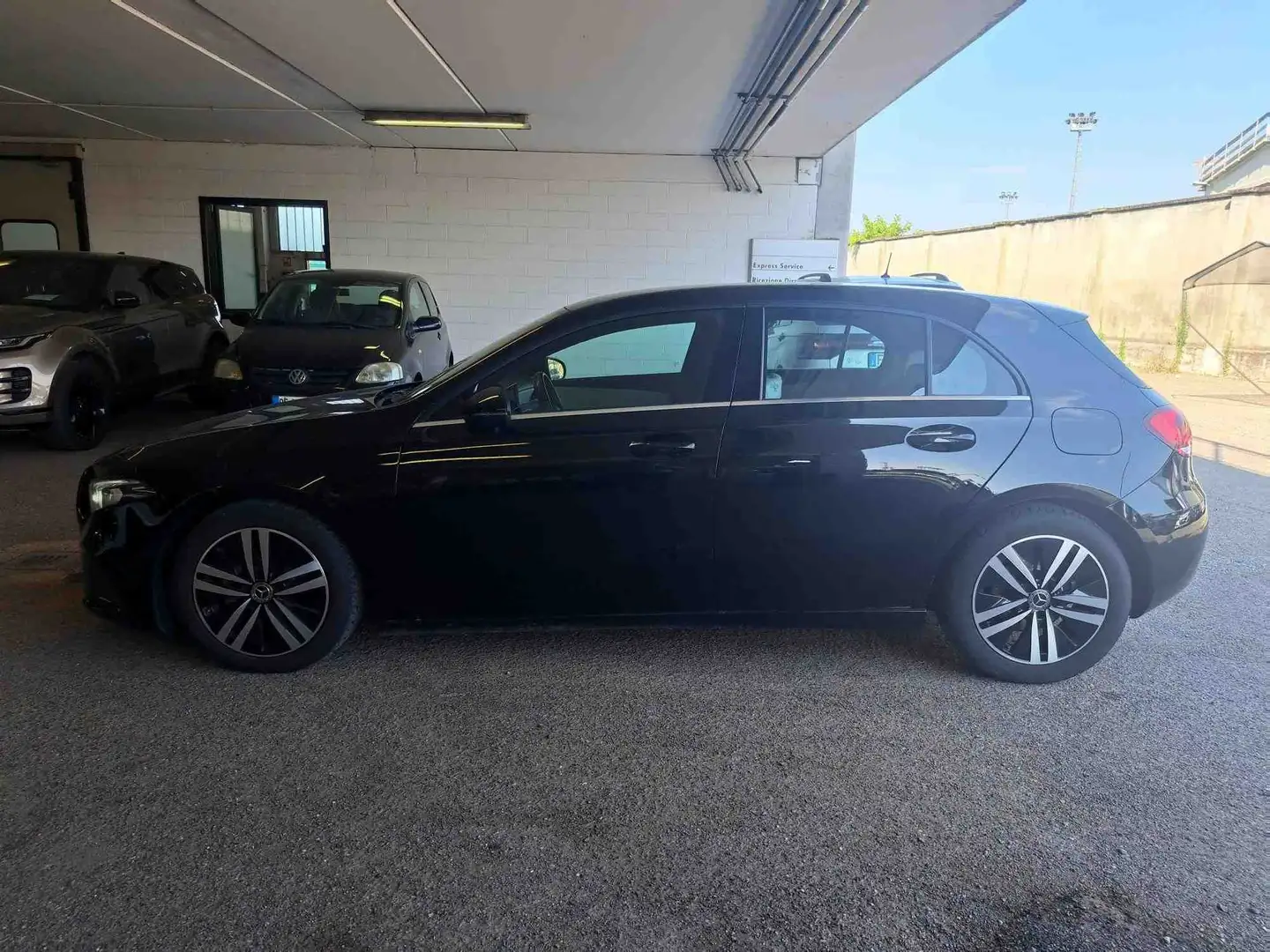 Mercedes-Benz A 180 A 180 d Business auto Zwart - 2