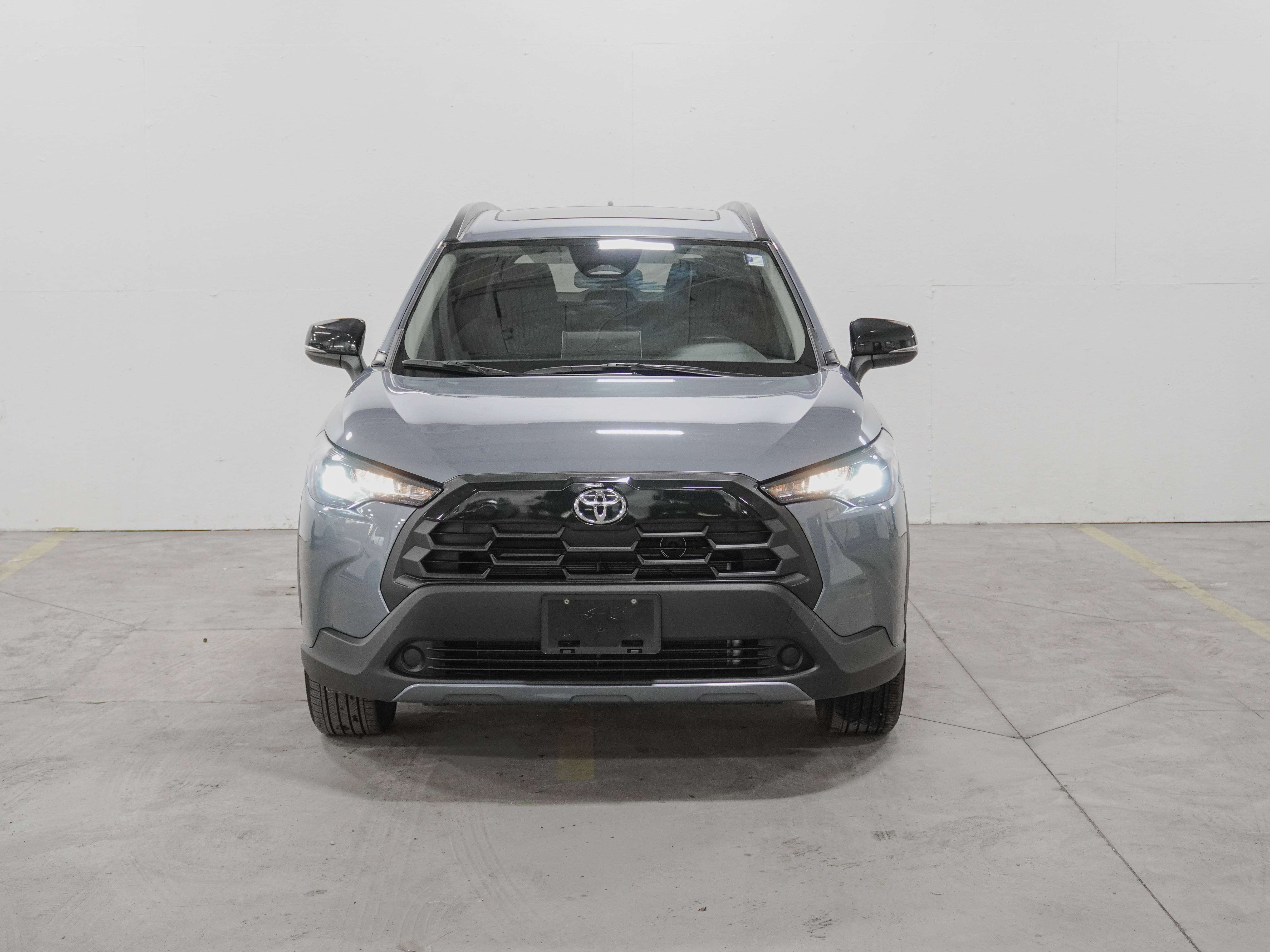 2026 Toyota Corolla Cross Blind spot | backup camera | heated mirrors — photo 1