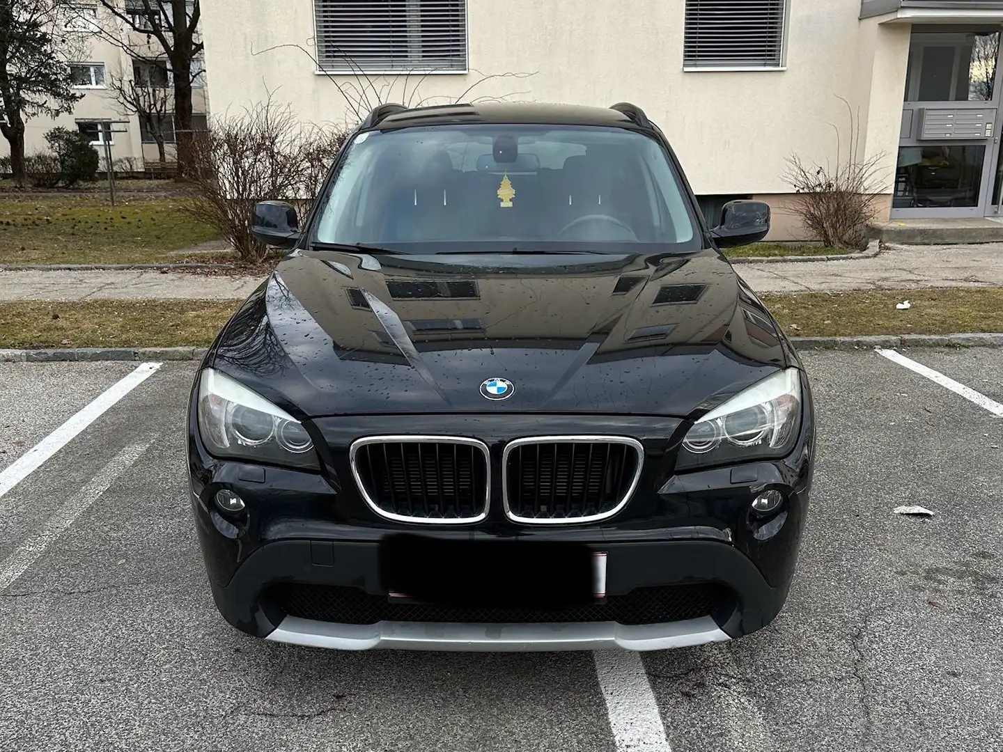 BMW X1 X1 xDrive20d Aut. Schwarz - 1