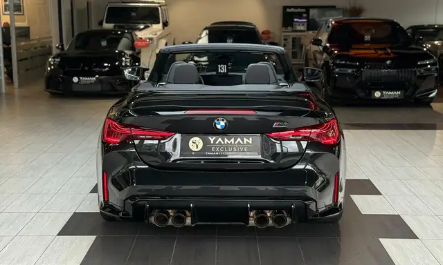 BMW M4 view 6