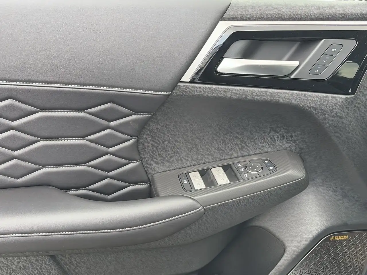 Mitsubishi Outlander photo Mitsubishi Outlander