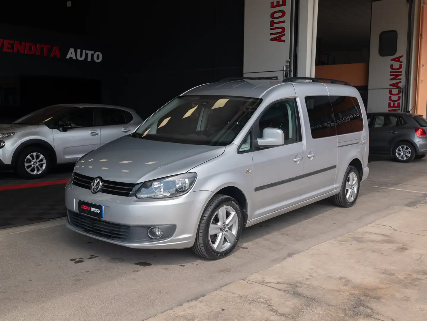 Volkswagen Caddy 1.6 TDI DSG TRASPORTO DISABILI-PIANALE RIBASSATO Argento - 2