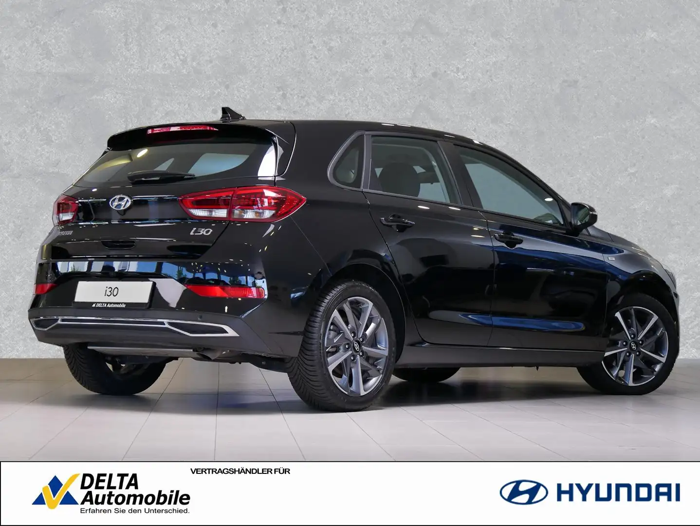 Hyundai i30 1.5 DCT Trend Navi Assist Komfort Voll-LED Czarny - 2