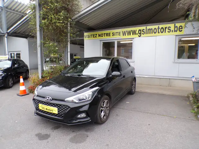 Hyundai i20 1.0 T-GDi 100cv Noire 07/19 70.873km airco GPS USB