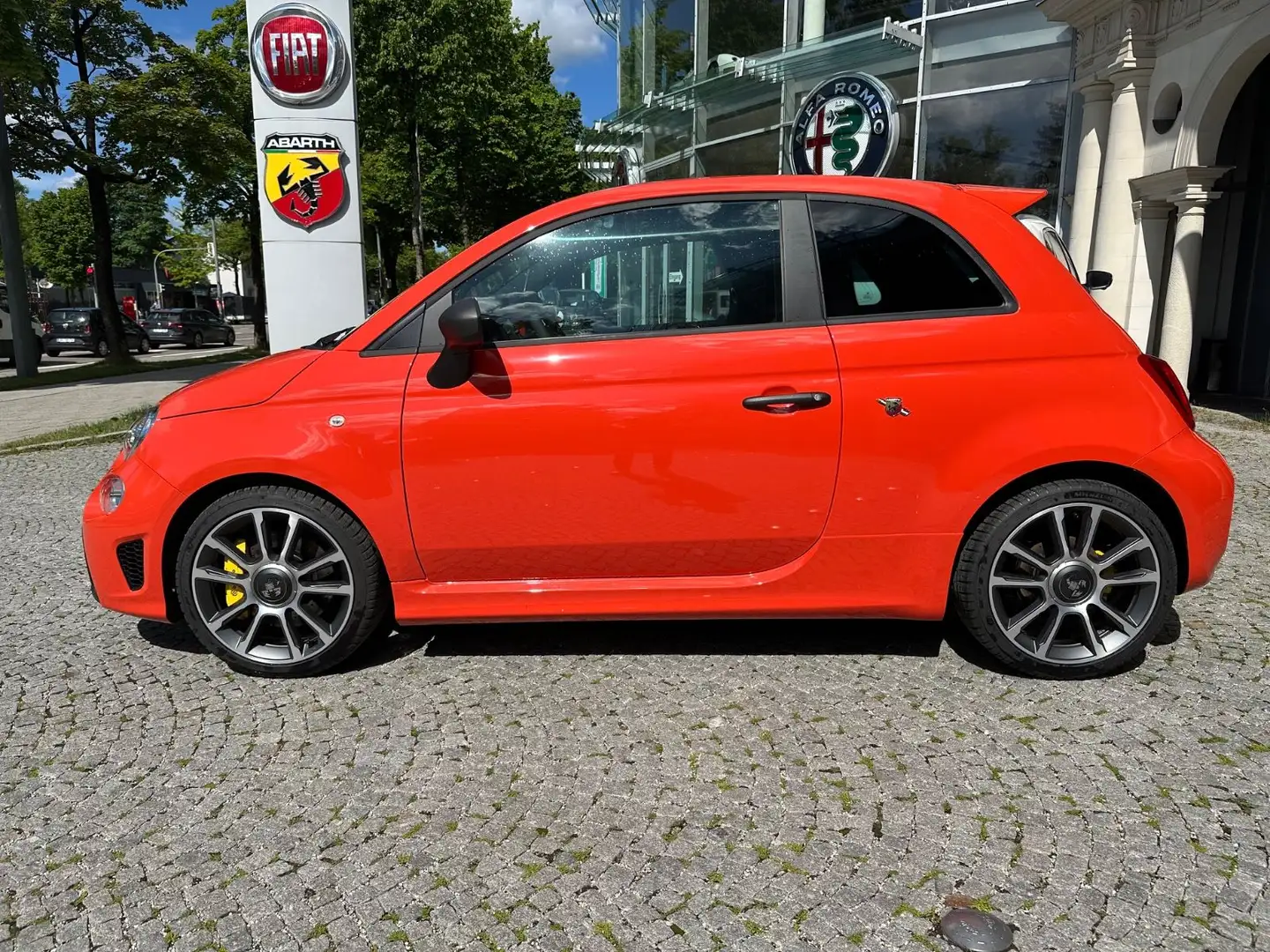 Abarth 695 1.4 T-Jet 132 kW*Beats*Xenon*Leder* Portocaliu - 2