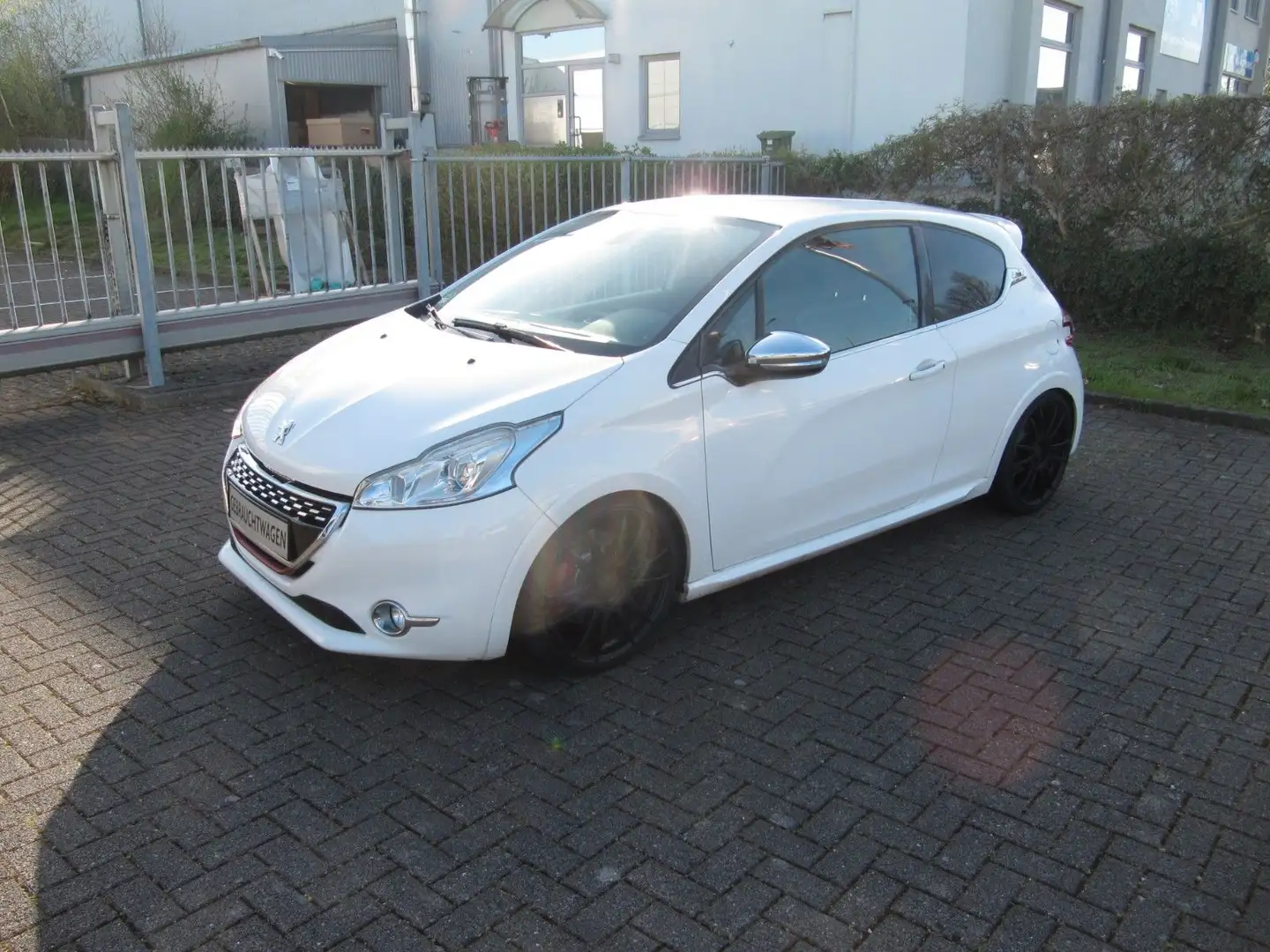 Peugeot 208 GTi . Nav,Tüv neu,Garantie,Top !!! 8 Fach. Weiß - 1