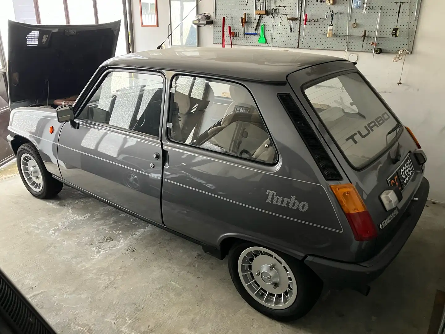 Renault R 5 Turbo siva - 2