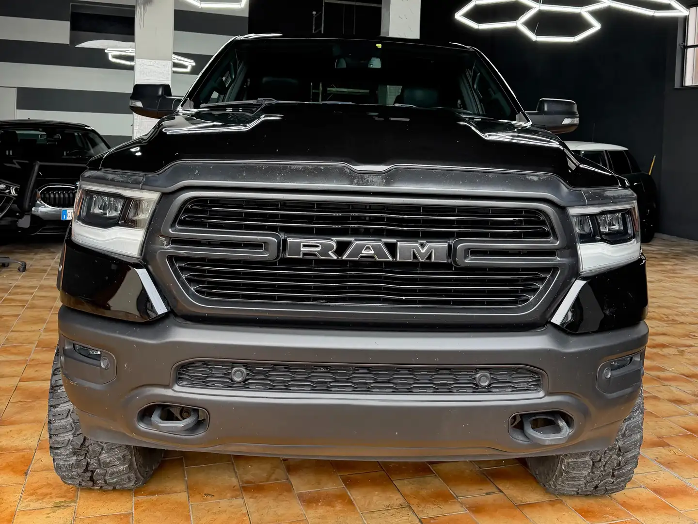 Dodge RAM Ram 1500 5.7 V8 Crew Cab Big Horn Black 395cv at8 Schwarz - 1