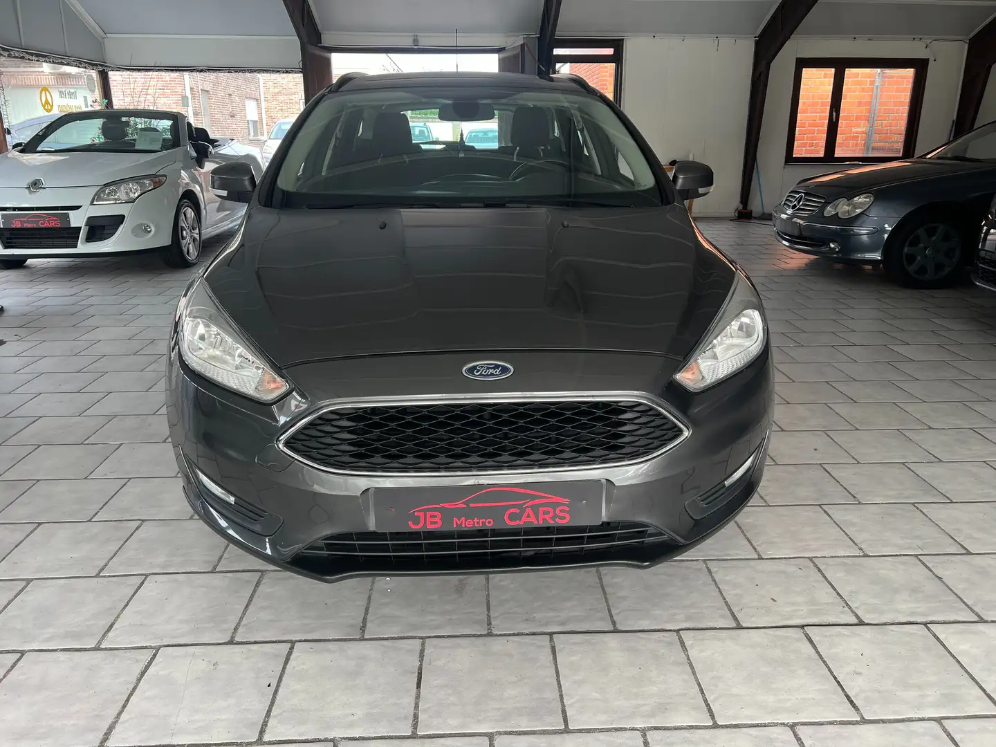 Ford Focus Focus  1.0 i /CAR PASS/euro 6b/Garantie/€ 5780+ Grijs - 2