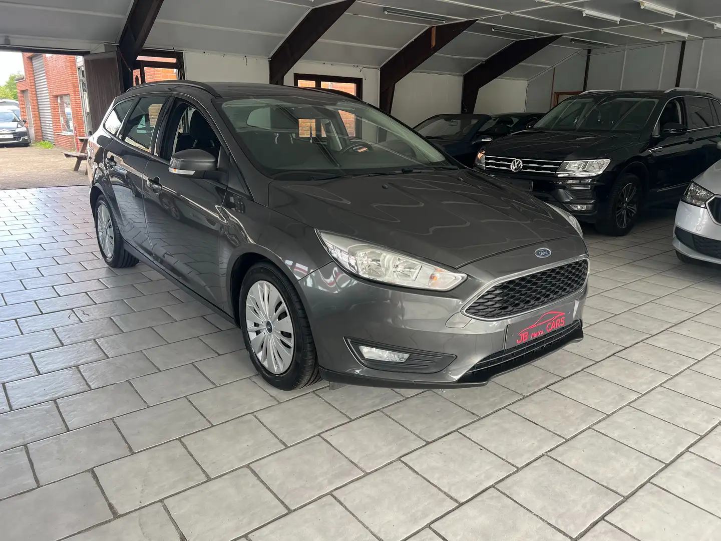 Ford Focus Focus  1.0 i /CAR PASS/euro 6b/Garantie/€ 5780+ Grijs - 1