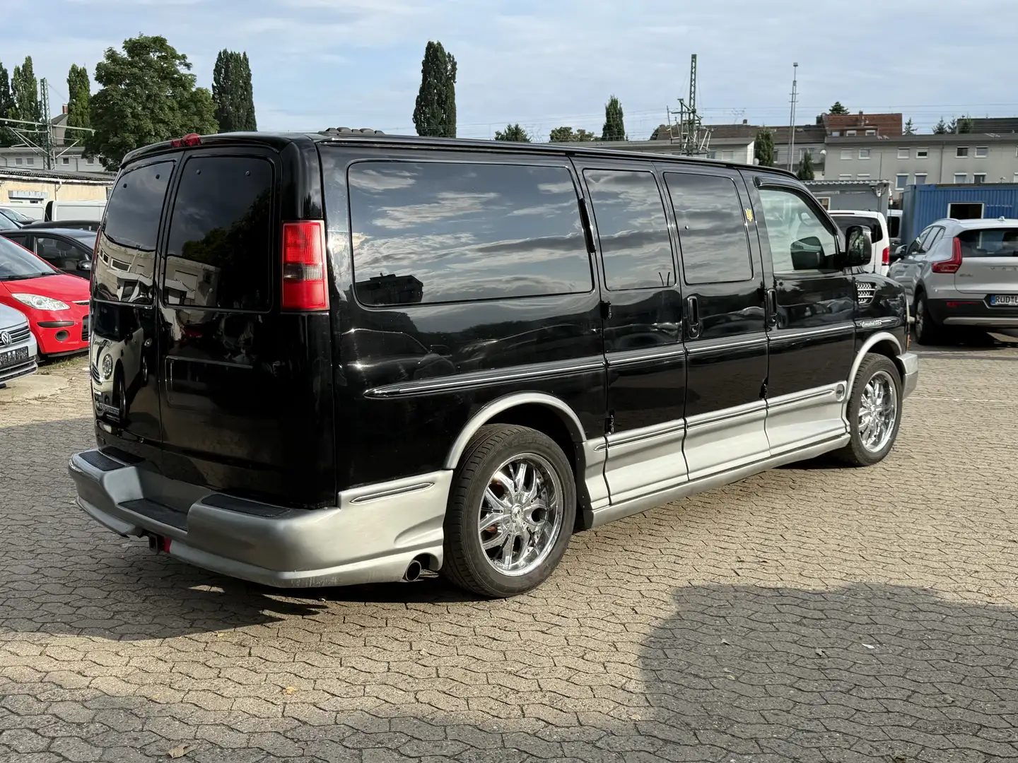 Chevrolet Express Flexfuel AWD LPG 5.3 Schwarz - 2