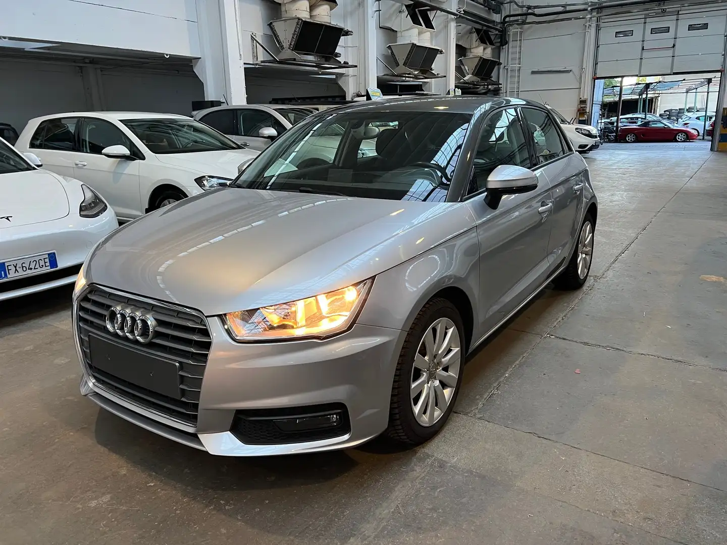 Audi A1 Sportback 1.0 tfsi Sport 82cv 75000KM prezzo reale Grigio - 1